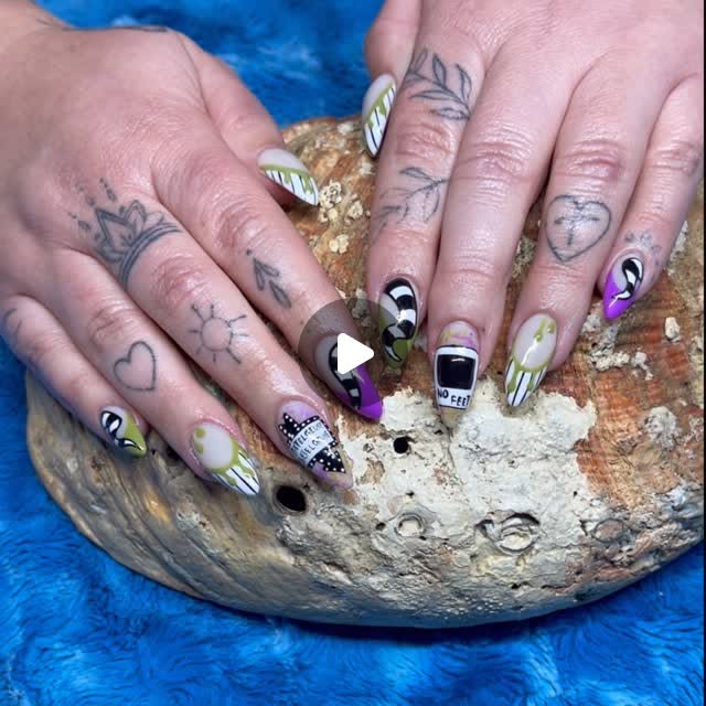 Cosmic mushroom gel nail art by Sierra Earl